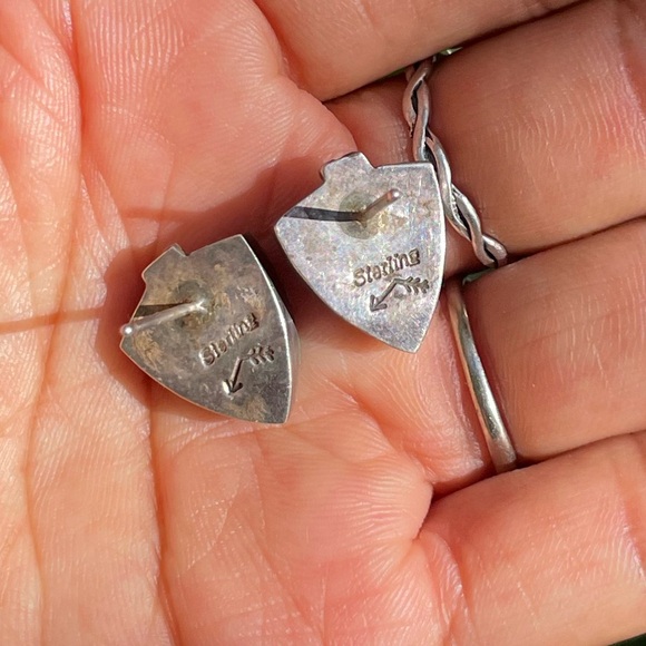 Kay Johnson stamped artisan 925 sterling flashy green opal shield earrings - Picture 5 of 17